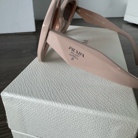 PRADA SUNGLASSES! - Picture 5 of 5
